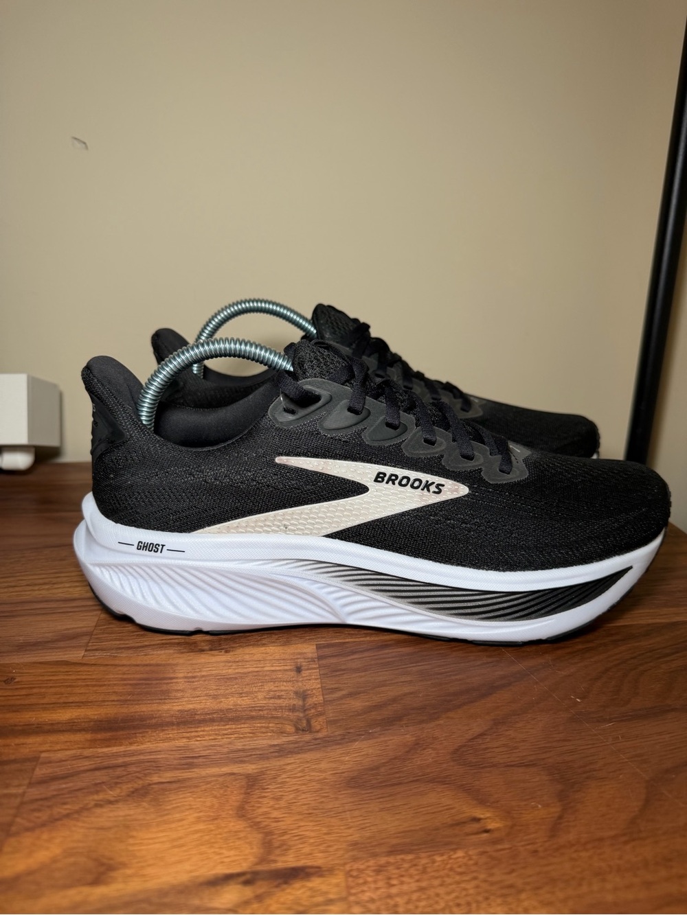 Brooks Women's Ghost 17 Black & White Running Shoe - Picture 4 of 10